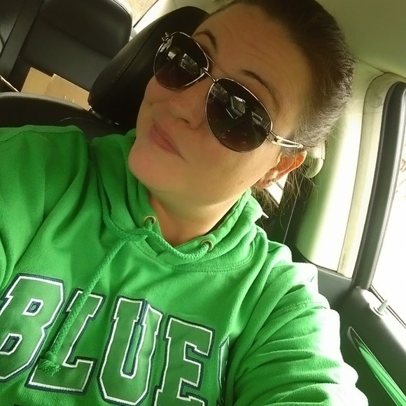 Meet your Posher, Lisa - Picture 1 of 1